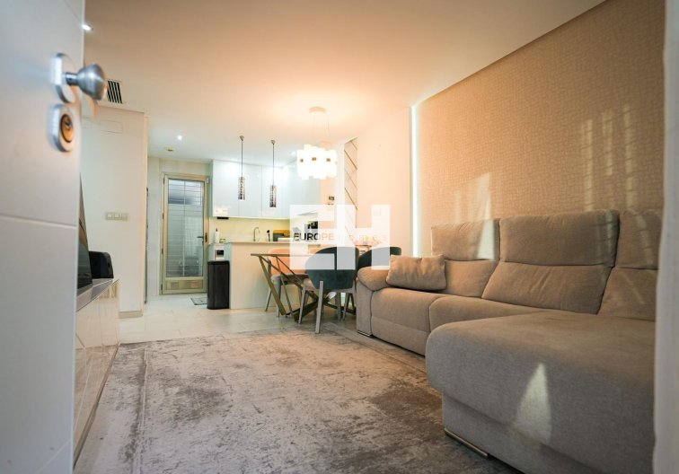 Segunda mano - town house - Torrevieja - Aguas Nuevas