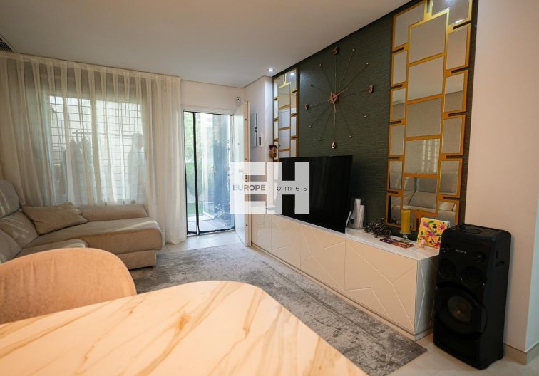 Segunda mano - town house - Torrevieja - Aguas Nuevas