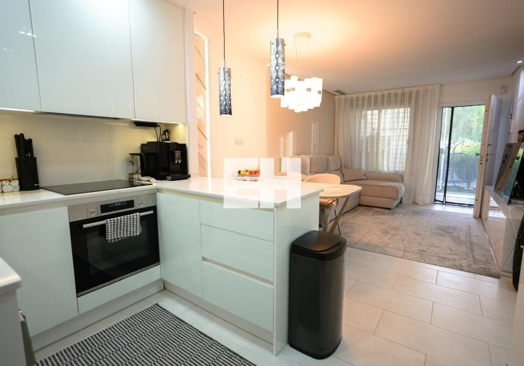 Segunda mano - town house - Torrevieja - Aguas Nuevas