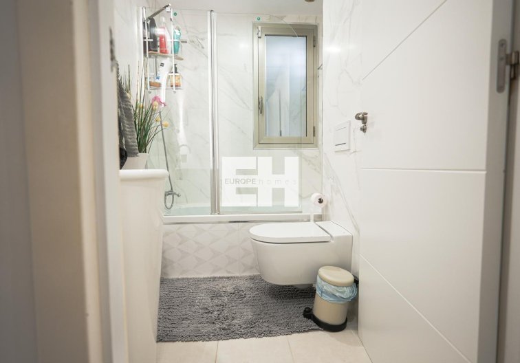 Segunda mano - town house - Torrevieja - Aguas Nuevas