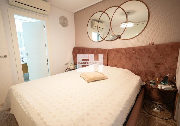 Segunda mano - town house - Torrevieja - Aguas Nuevas