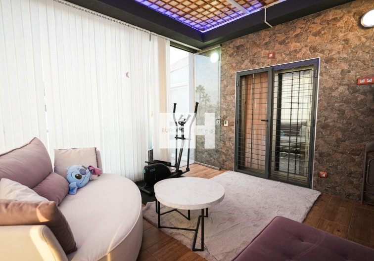Segunda mano - town house - Torrevieja - Aguas Nuevas
