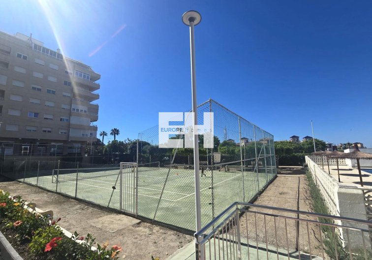 Segunda mano - Apartamento  - Torrevieja - Puerto Deportivo Marina Salinas