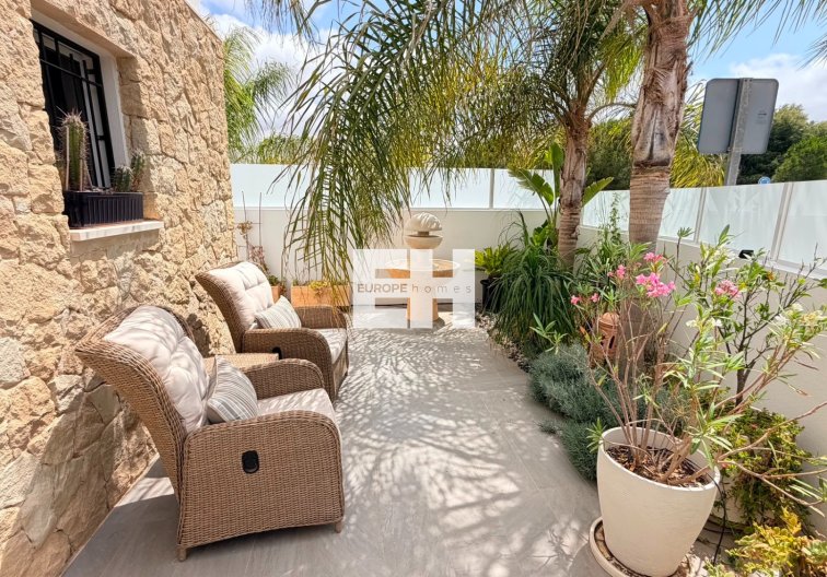 Segunda mano - villa - Los Montesinos - Costa Blanca