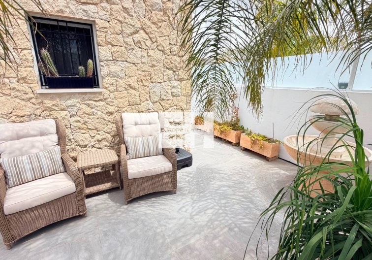 Segunda mano - villa - Los Montesinos - Costa Blanca