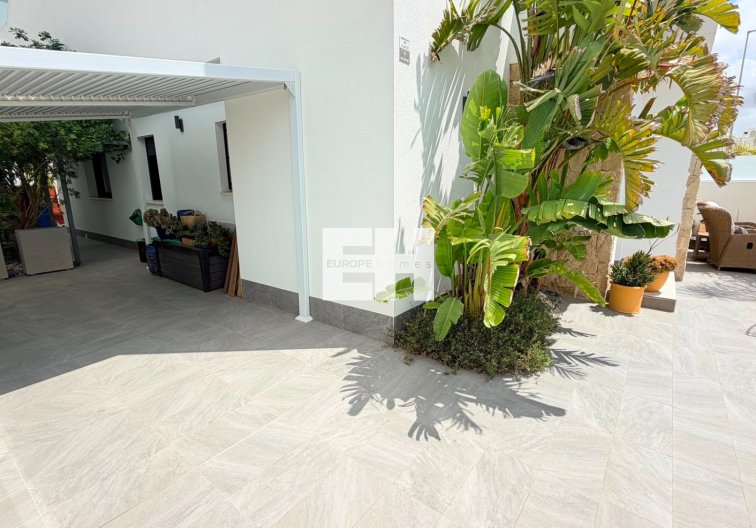 Segunda mano - villa - Los Montesinos - Costa Blanca