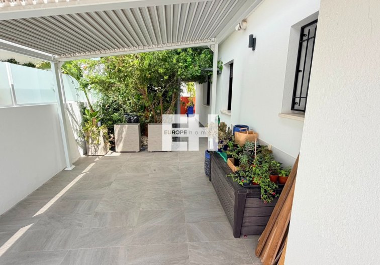 Segunda mano - villa - Los Montesinos - Costa Blanca
