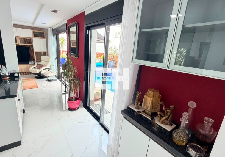 Segunda mano - villa - Los Montesinos - Costa Blanca