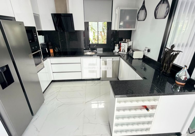 Segunda mano - villa - Los Montesinos - Costa Blanca