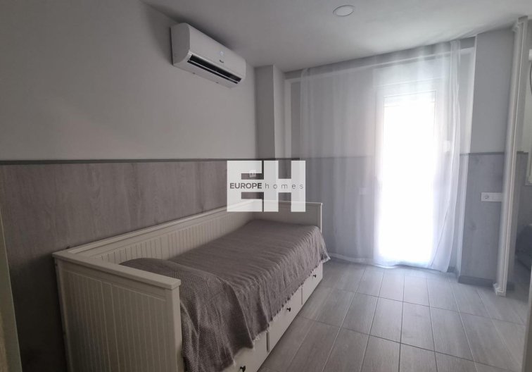 Segunda mano - Apartamento  - Torrevieja - Centro