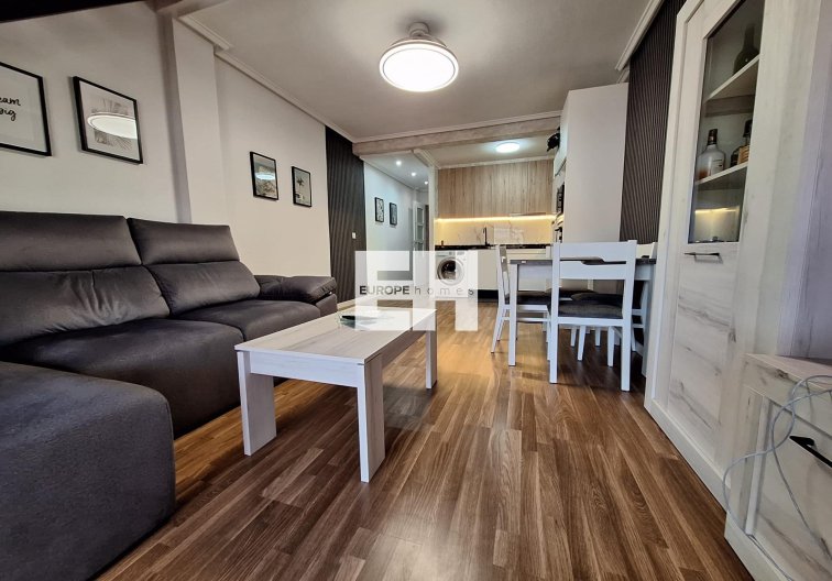 Segunda mano - Apartamento  - Torrevieja - Centro