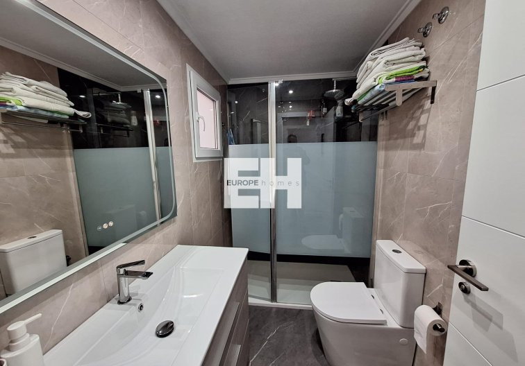 Segunda mano - Apartamento  - Torrevieja - Centro