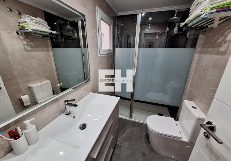 Segunda mano - Apartamento  - Torrevieja - Centro