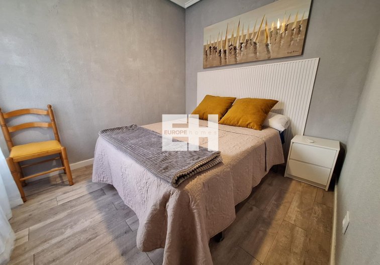 Segunda mano - Apartamento  - Torrevieja - Centro