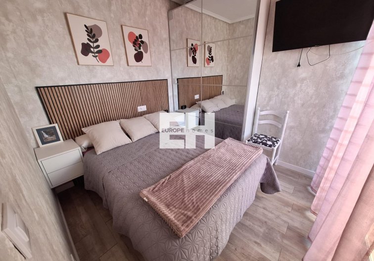 Segunda mano - Apartamento  - Torrevieja - Centro