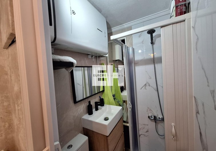 Segunda mano - Apartamento  - Torrevieja - Centro