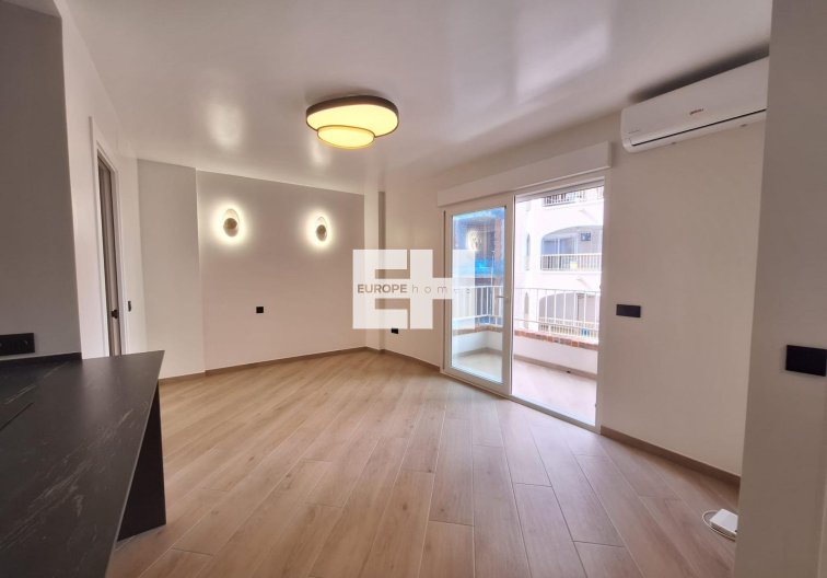 Segunda mano - Apartamento  - Torrevieja - Playa de los Locos