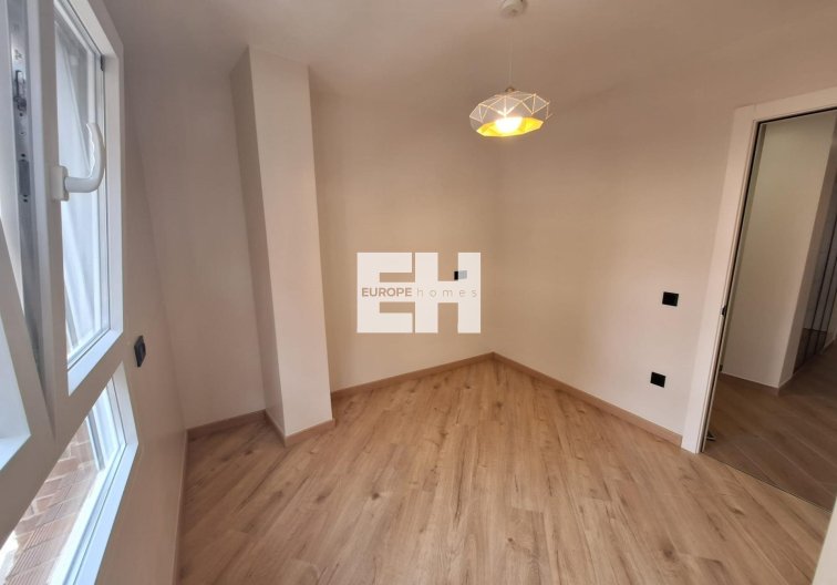 Segunda mano - Apartamento  - Torrevieja - Playa de los Locos