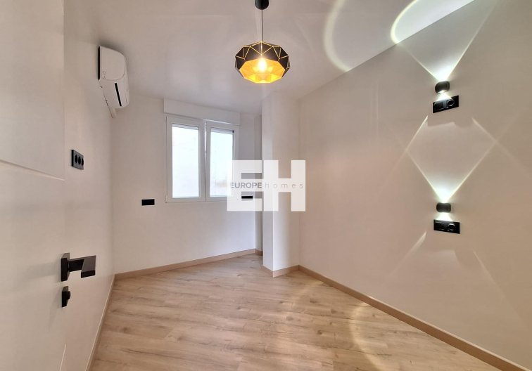 Segunda mano - Apartamento  - Torrevieja - Playa de los Locos