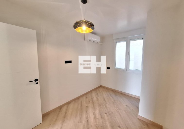 Segunda mano - Apartamento  - Torrevieja - Playa de los Locos