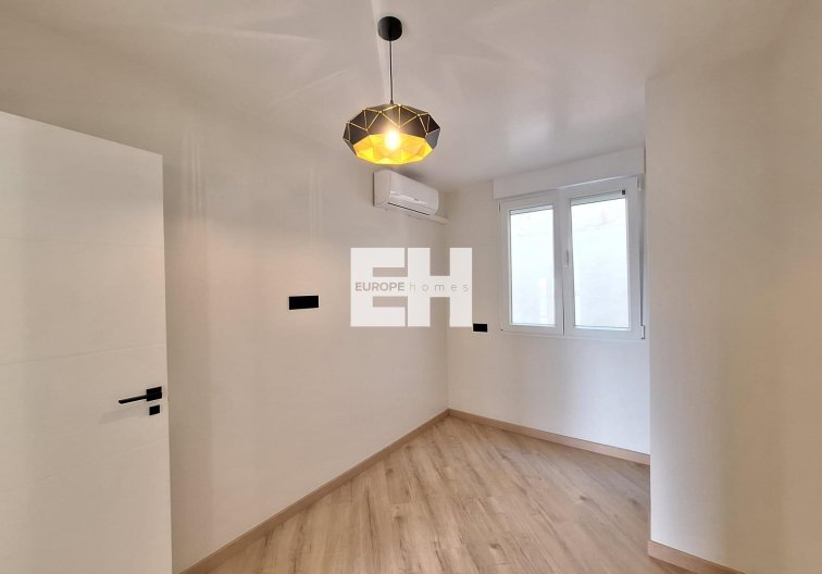 Segunda mano - Apartamento  - Torrevieja - Playa de los Locos