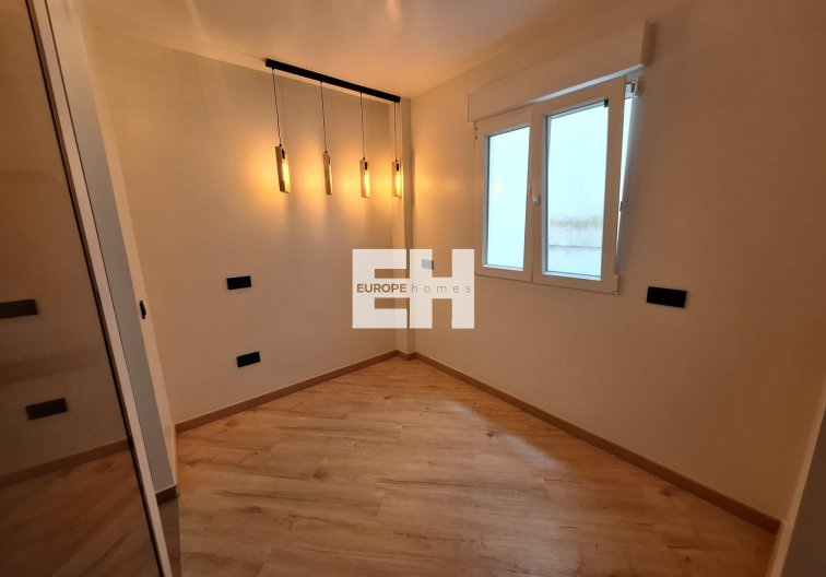 Segunda mano - Apartamento  - Torrevieja - Playa de los Locos