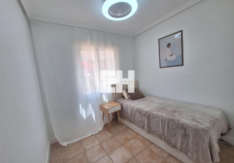Segunda mano - Bungalow - Torrevieja - Sector 25