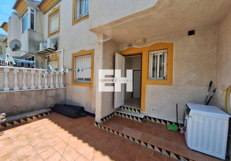 Segunda mano - Bungalow - Torrevieja - Sector 25