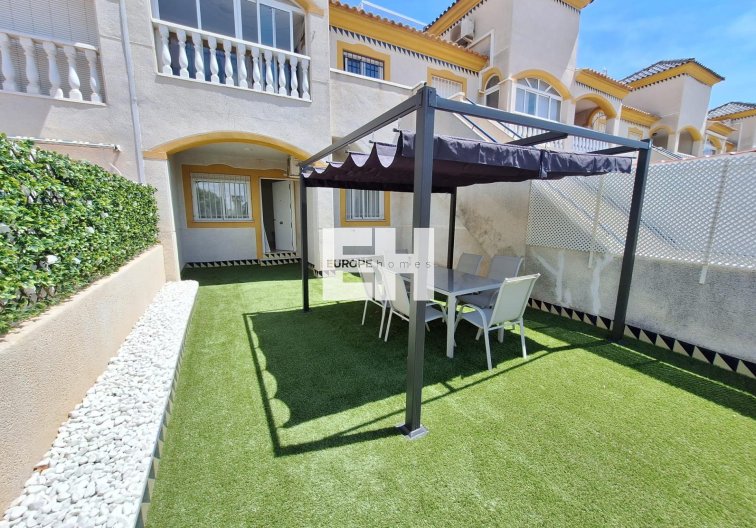Segunda mano - Bungalow - Torrevieja - Sector 25