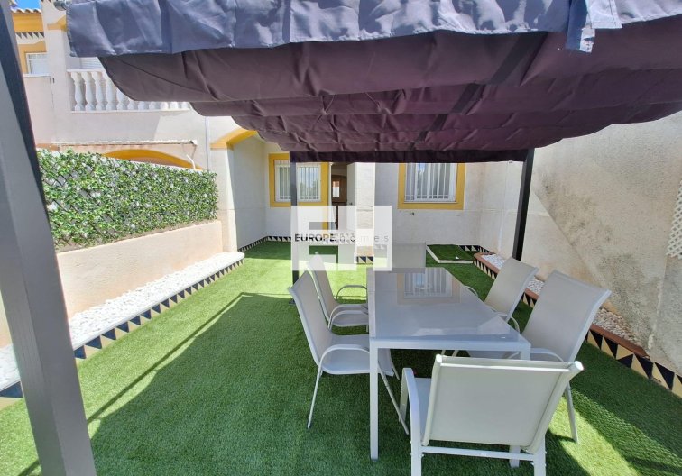Segunda mano - Bungalow - Torrevieja - Sector 25