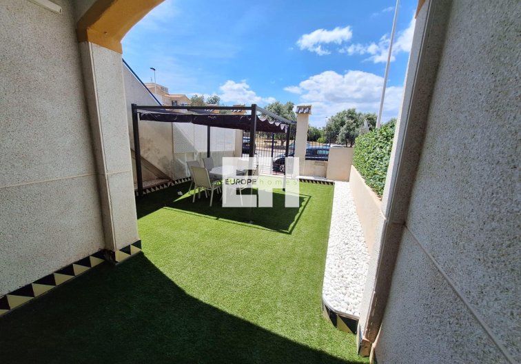 Segunda mano - Bungalow - Torrevieja - Sector 25
