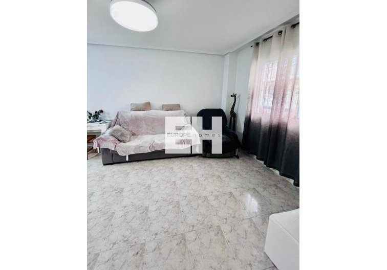 Segunda mano - Apartamento  - Torrevieja - Estacion De Autobuses