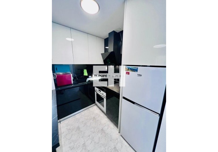 Segunda mano - Apartamento  - Torrevieja - Estacion De Autobuses