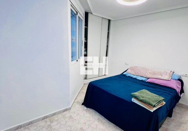 Segunda mano - Apartamento  - Torrevieja - Estacion De Autobuses