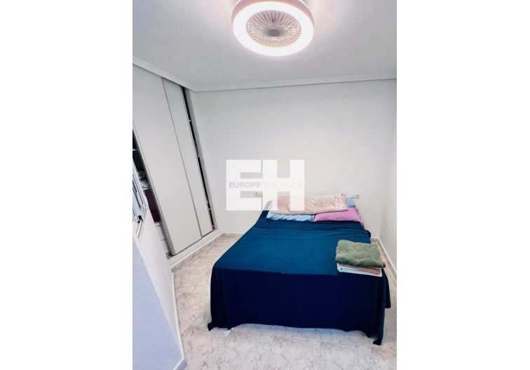 Segunda mano - Apartamento  - Torrevieja - Estacion De Autobuses