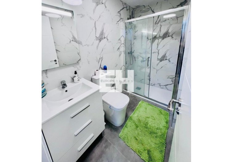 Segunda mano - Apartamento  - Torrevieja - Estacion De Autobuses