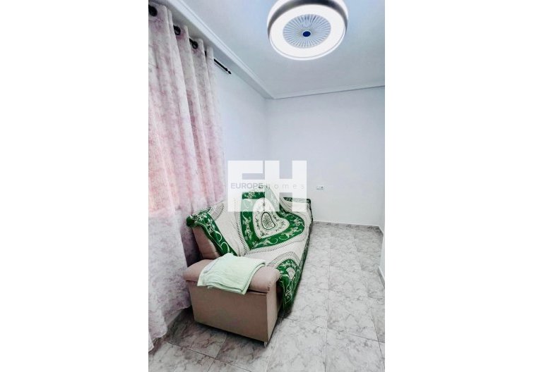 Segunda mano - Apartamento  - Torrevieja - Estacion De Autobuses