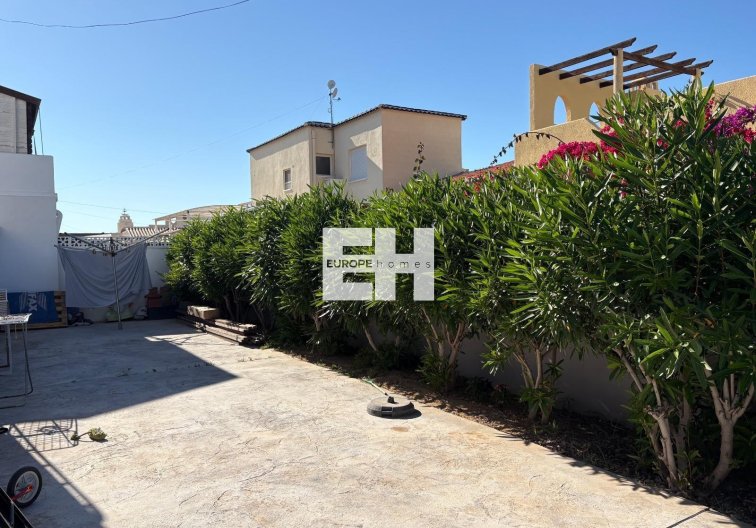 Segunda mano - villa - Torrevieja - La Siesta - El Salado - Torreta