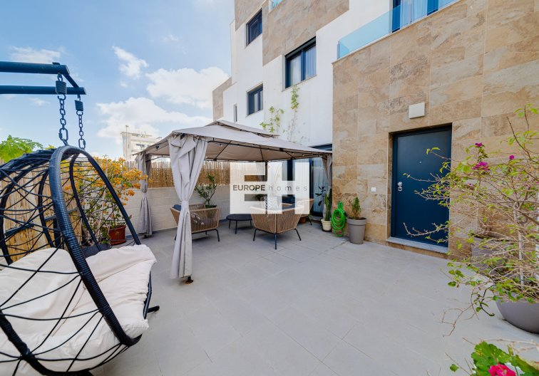 Segunda mano - town house - Villamartin - Costa Blanca