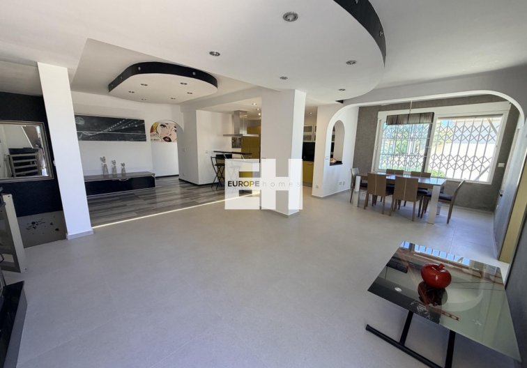 Segunda mano - villa - Torrevieja - Costa Blanca