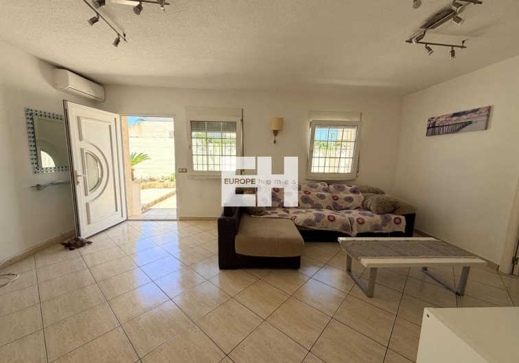 Segunda mano - villa - Torrevieja - Costa Blanca