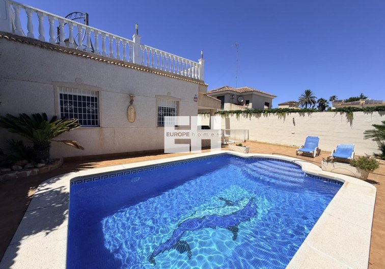 Segunda mano - villa - Torrevieja - Costa Blanca