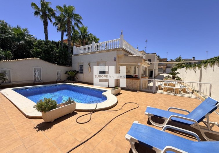 Segunda mano - villa - Torrevieja - Costa Blanca