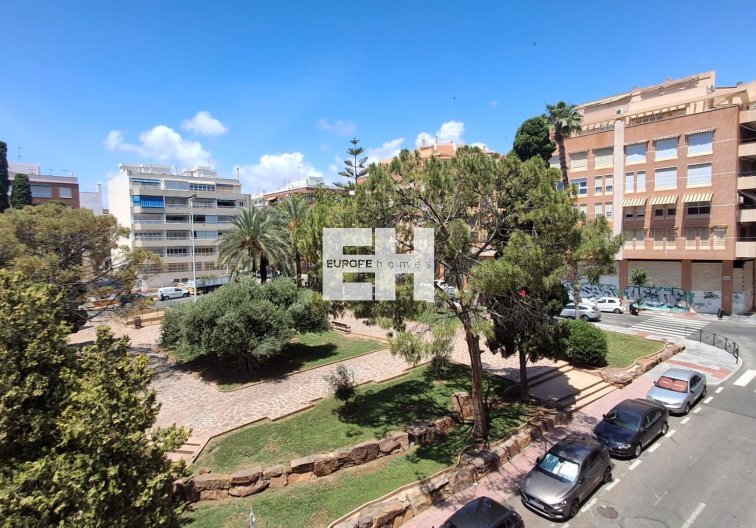 Segunda mano - Apartamento  - Torrevieja - Centro