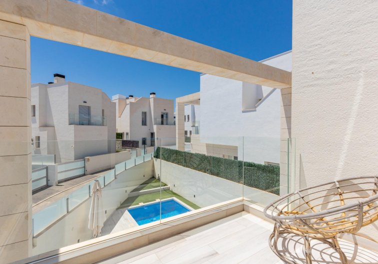 Segunda mano - villa - Orihuela Costa - Lomas de Cabo Roig