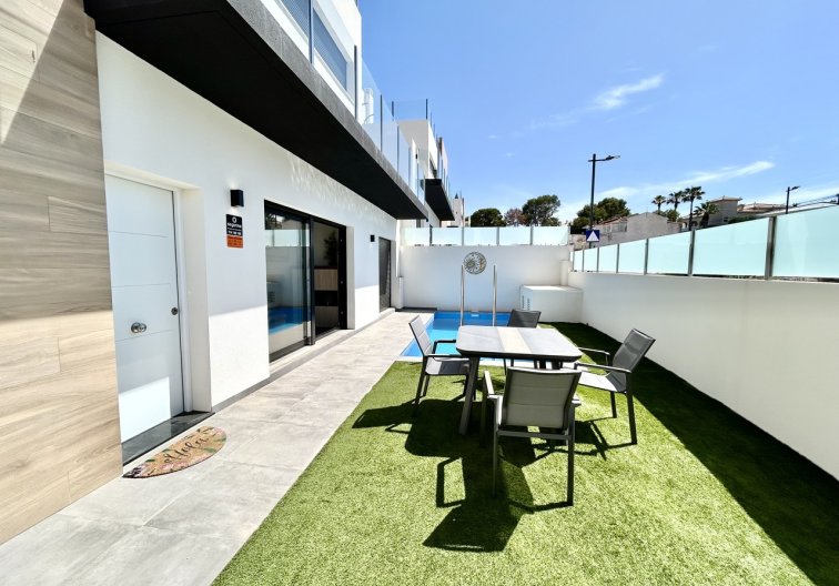 Segunda mano - villa - Villamartin - Costa Blanca