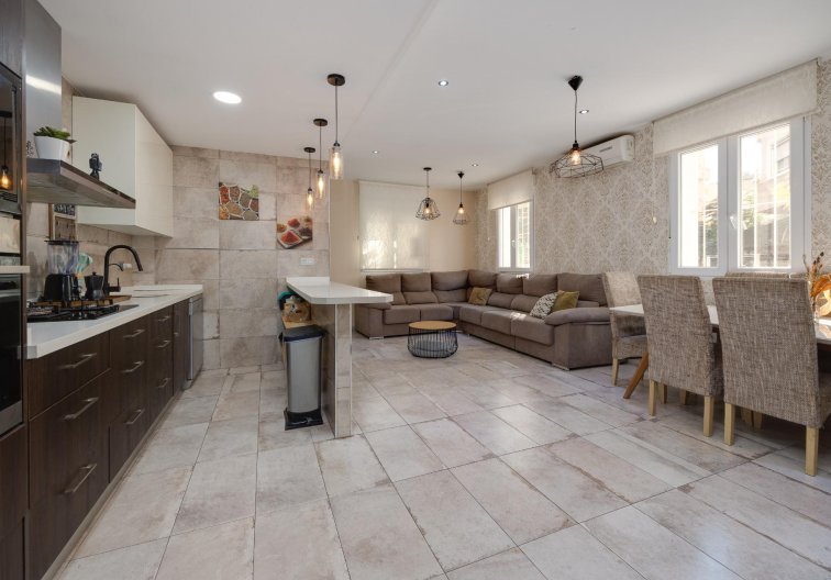 Segunda mano - town house - Torrevieja - Centro