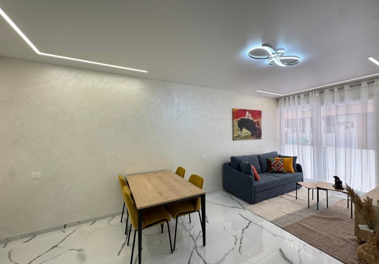 Segunda mano - Apartamento  - Torrevieja - Estacion De Autobuses