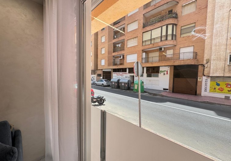 Segunda mano - Apartamento  - Torrevieja - Estacion De Autobuses