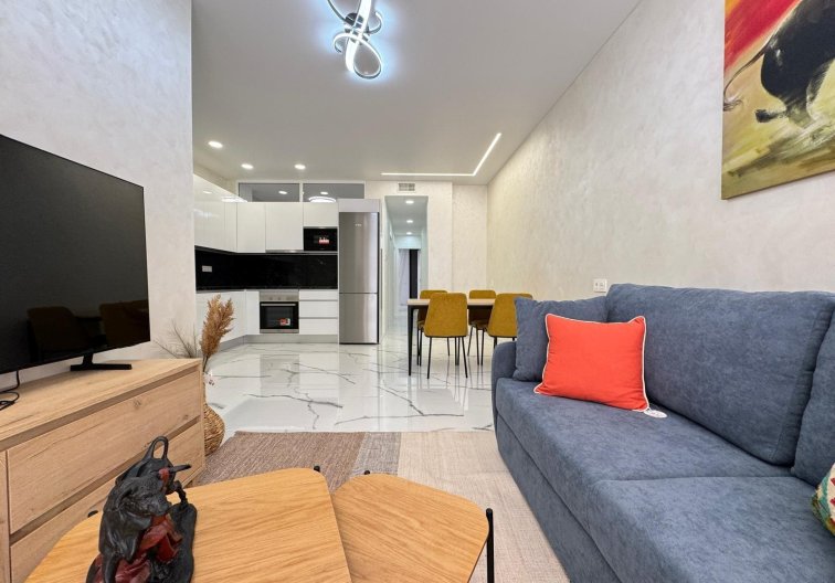 Segunda mano - Apartamento  - Torrevieja - Estacion De Autobuses